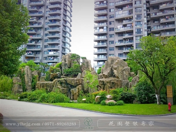 假山锦鲤鱼池